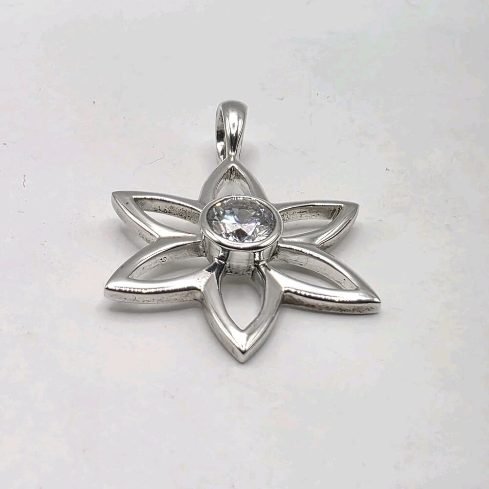 Silpada Sterling Floral Pendant Bezel Set Clear CZ 11.6g - Picture 2 of 7